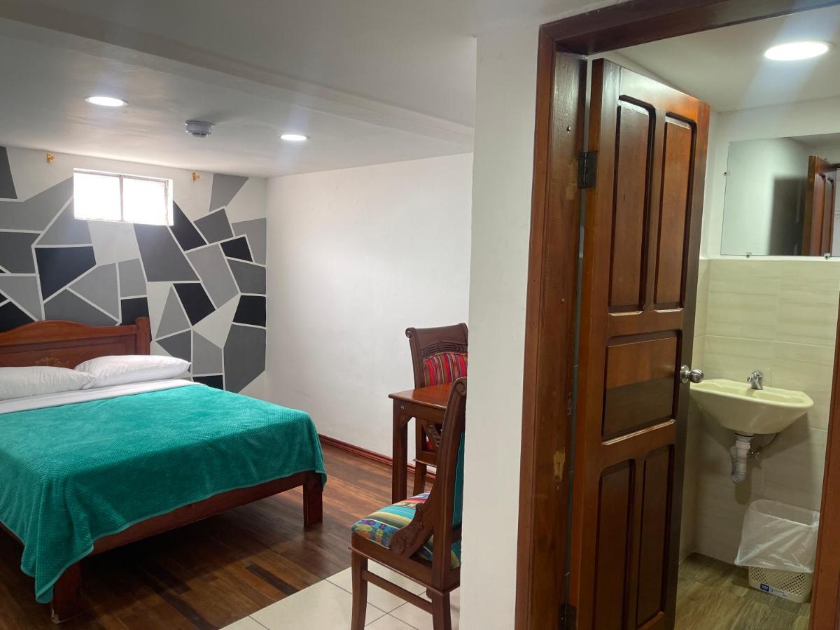 El Jardin Escondido Party Hostel Baños Dış mekan fotoğraf