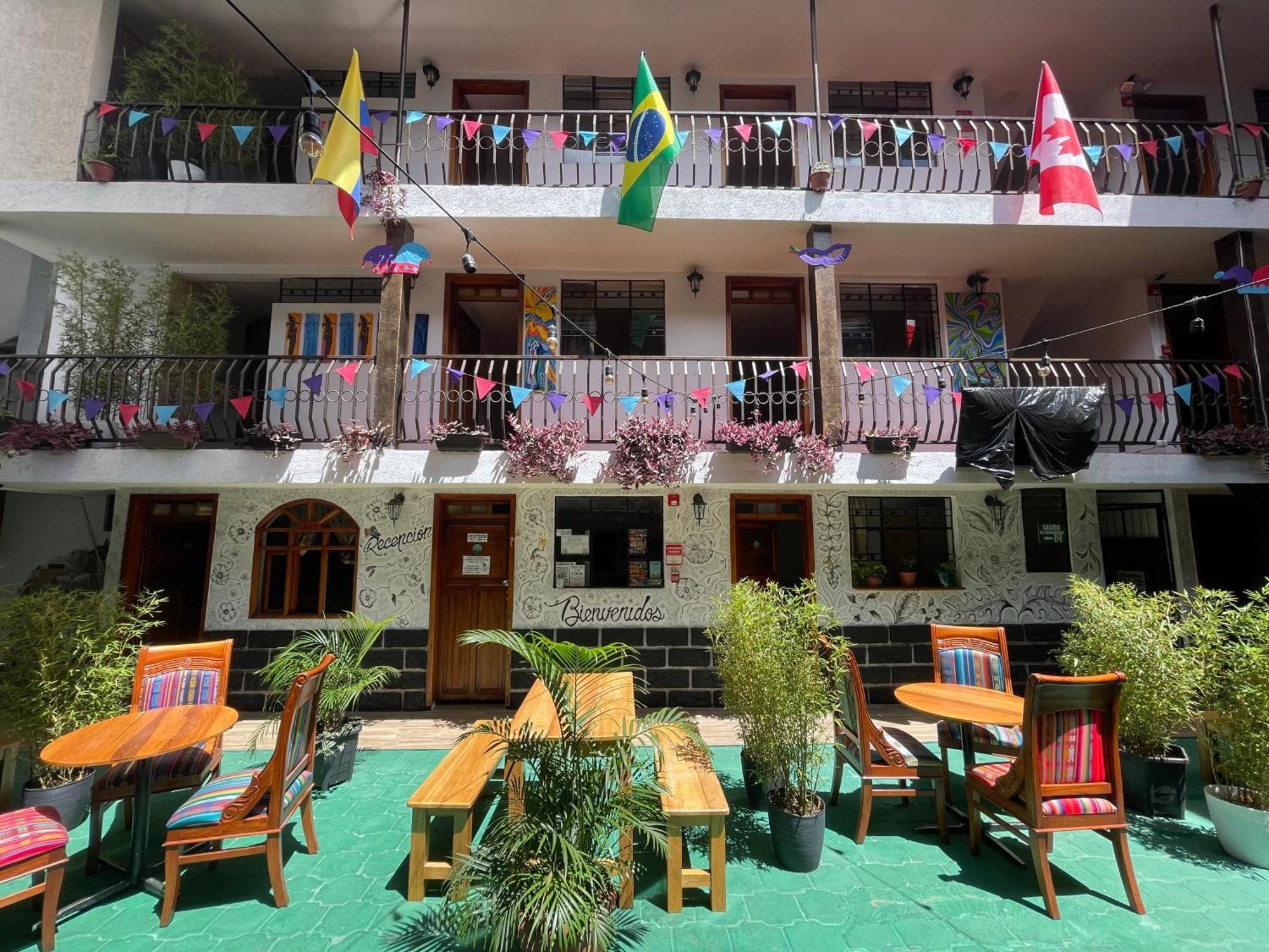 El Jardin Escondido Party Hostel Baños Dış mekan fotoğraf