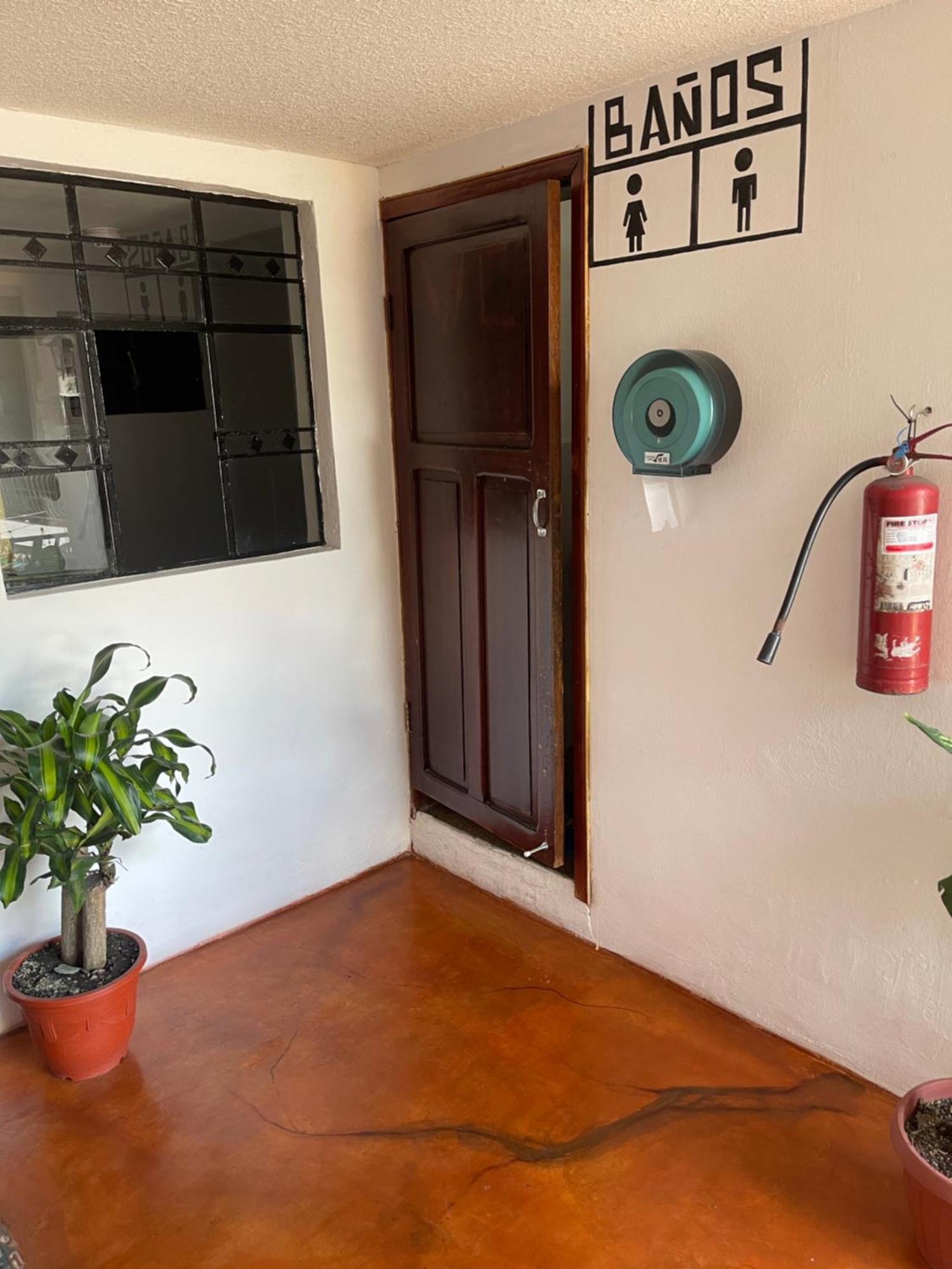 El Jardin Escondido Party Hostel Baños Dış mekan fotoğraf
