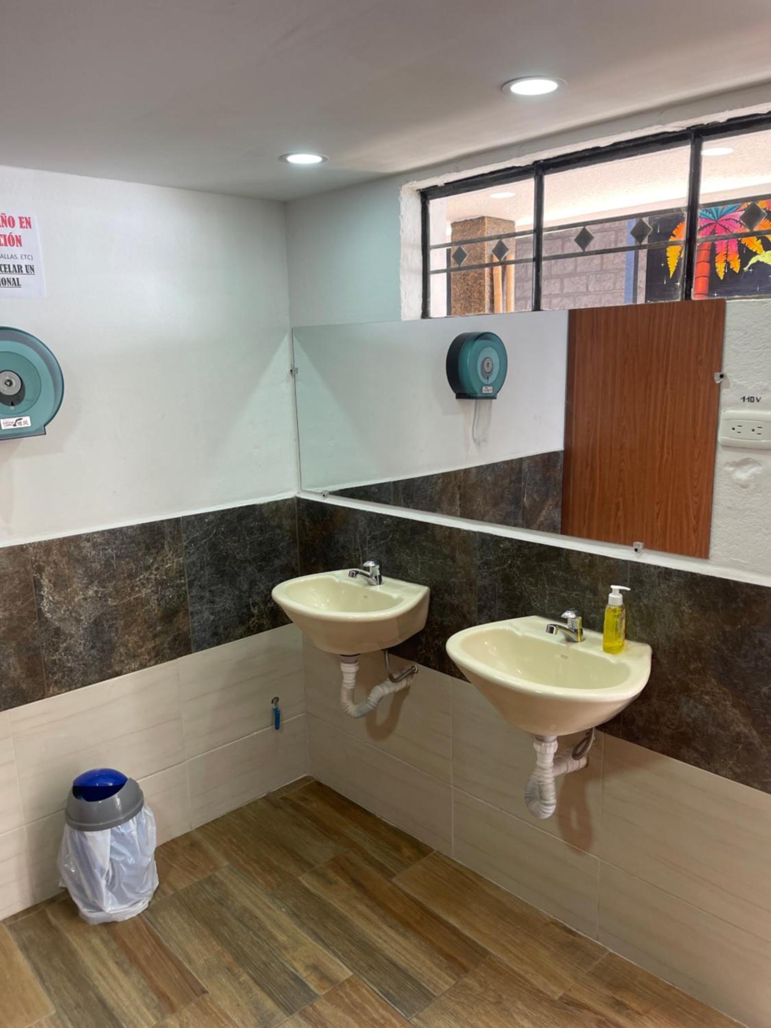 El Jardin Escondido Party Hostel Baños Dış mekan fotoğraf